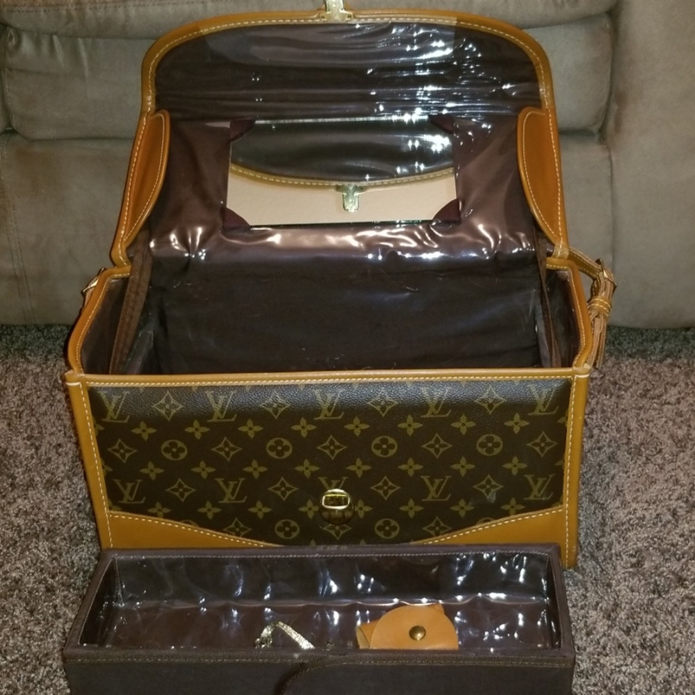Louis Vuitton travel vanity - Picture 8 of 8